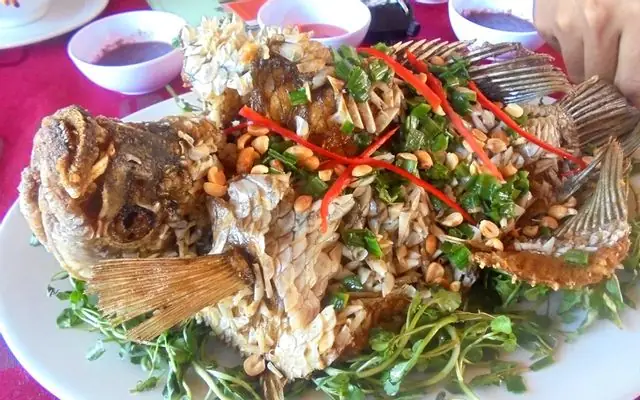 Nhà Hàng Điểm Hẹn Sài Gòn - Nhà Hàng Sang Trọng Bên Sông Bình ...