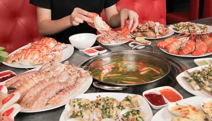 Cửu Vân Long – Nhà Hàng Buffet Hải Sản Cầu Giấy Hà Nội Chất Lượng
