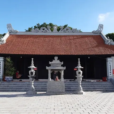 Viếng Các Địa Điểm Tâm Linh Trên Đảo