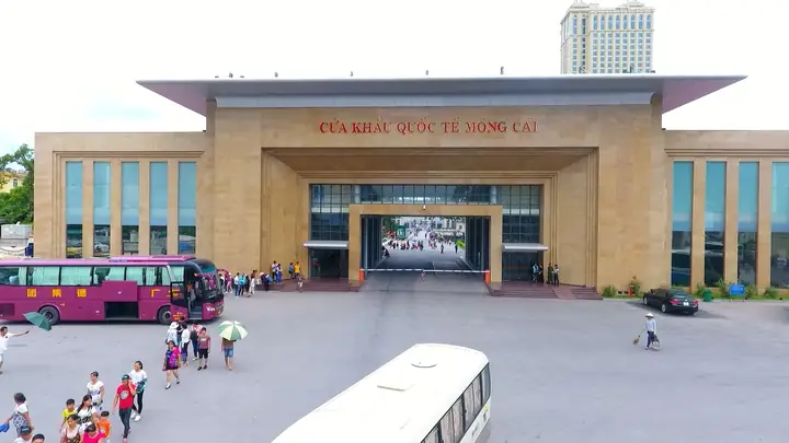 1. Ngày 1: Móng Cái – Cửa Khẩu – Chợ Móng Cái