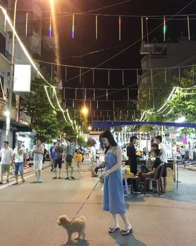 1. Ngày 1: Móng Cái – Cửa Khẩu – Chợ Móng Cái