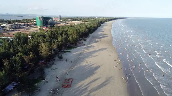 2. Ngày 2: Biển Trà Cổ – Mũi Sa Vĩ – Hải Đăng Vĩnh Thực