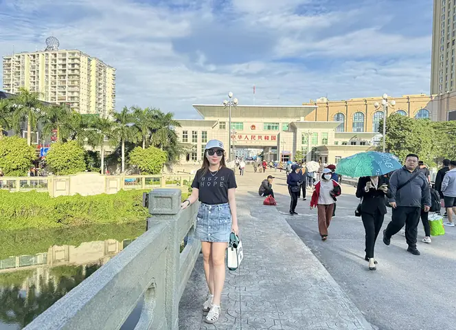 Du Lich Mong Cai Trung Quoc