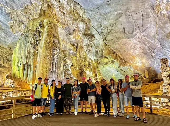 Động Phong Nha – Vẻ Đẹp Kỳ Ảo Của Sông Ngầm Và Thạch Nhũ Động Phong Nha – Vẻ Đẹp Kỳ Ảo Của Sông Ngầm Và Thạch Nhũ
