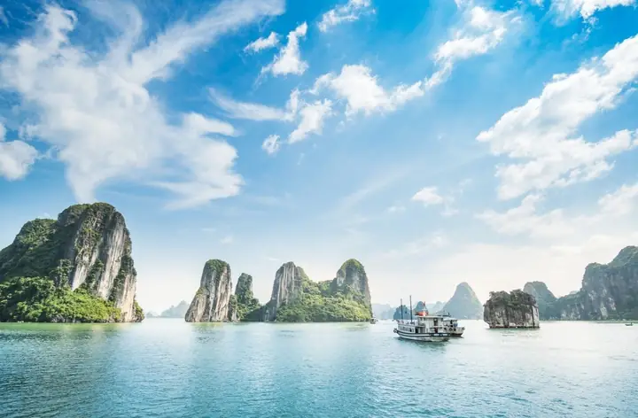 Quảng Ninh Có Gì Chơi? Kỳ Quan Thế Giới Vịnh Hạ Long