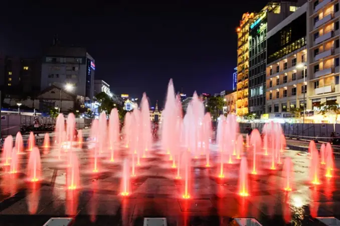 Phố Đi Bộ Nguyễn Huệ