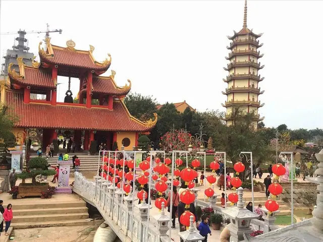 Tour Đường Lâm- Chùa Mía - Sơn Tây - Chùa Khai Nguyên 1 Ngày Tour Đường Lâm- Chùa Mía - Sơn Tây - Chùa Khai Nguyên 1 Ngày