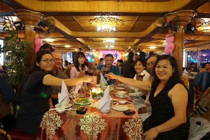 Ăn Tối Trên Tàu Rồng Sông Hàn (nhà Hàng Trên Sông Hàn)