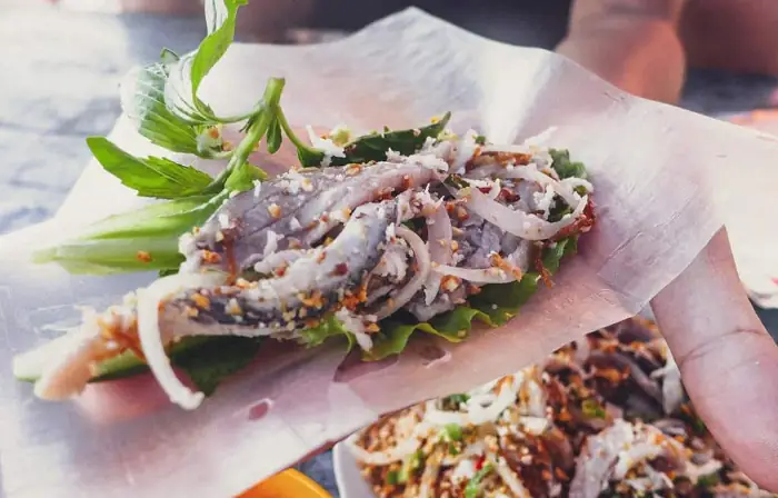 Thưởng Thức Đặc Sản Tam Kỳ Khi Du Lịch Làng Bích Họa Tam Thanh