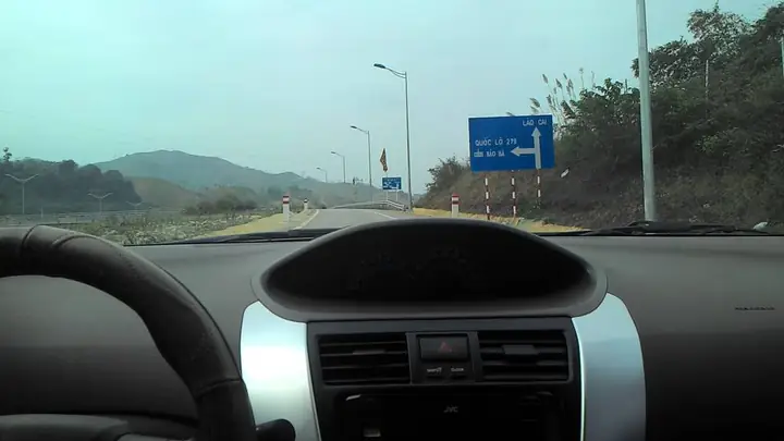 Đường Đi Đền Mẫu Đông Cuông