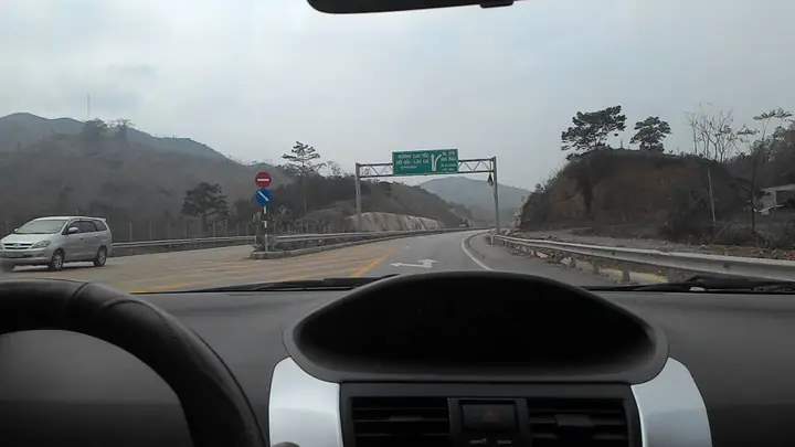 Đường Đi Đền Mẫu Đông Cuông