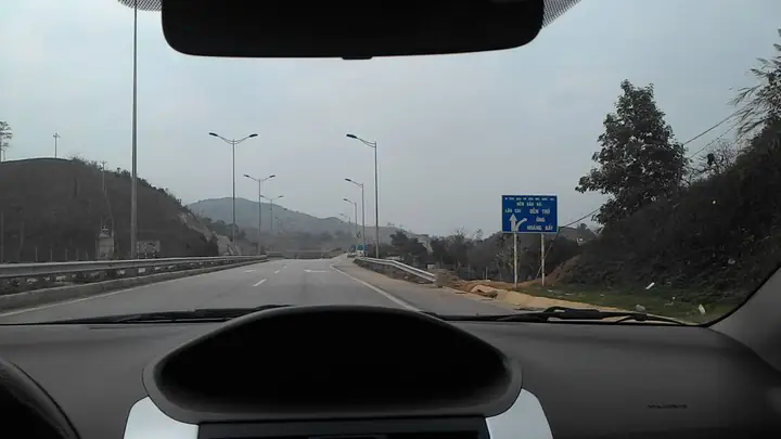 Đường Đi Đền Mẫu Đông Cuông