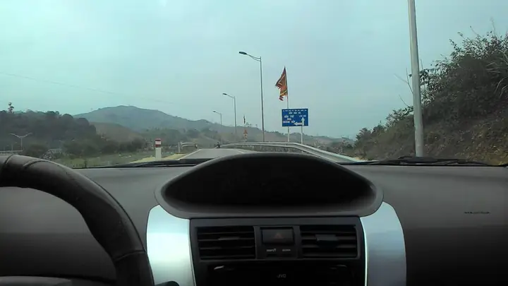 Đường Đi Đền Mẫu Đông Cuông