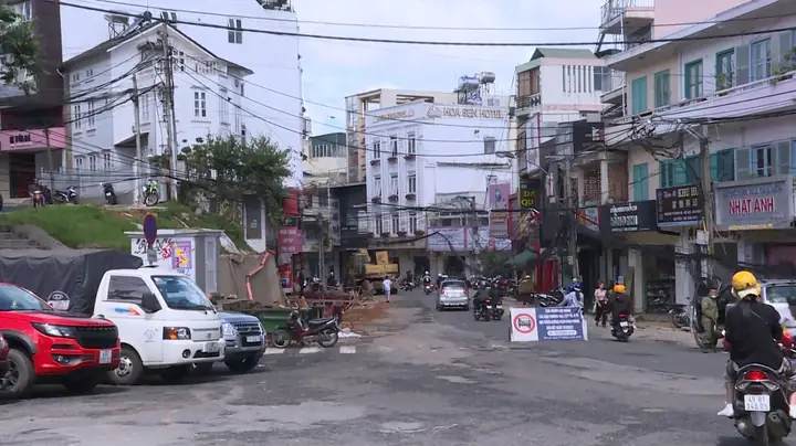 Thi Công Đường Phan Đình Phùng - Đà Lạt Chưa Đảm Bảo An Toàn Thi Công Đường Phan Đình Phùng - Đà Lạt Chưa Đảm Bảo An Toàn