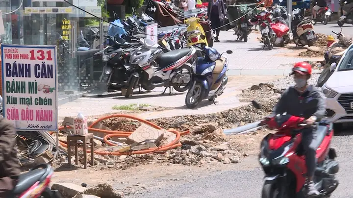 Thi Công Đường Phan Đình Phùng - Đà Lạt Chưa Đảm Bảo An Toàn