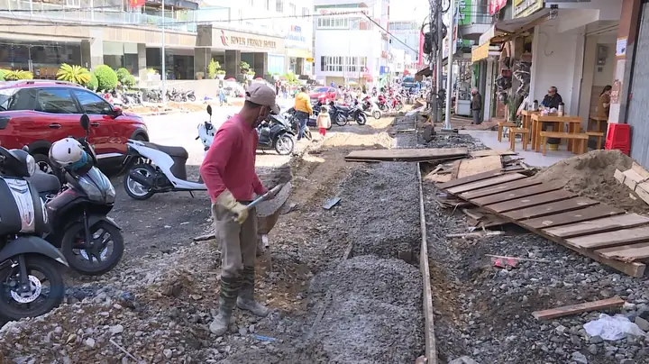 Thi Công Đường Phan Đình Phùng - Đà Lạt Chưa Đảm Bảo An Toàn Thi Công Đường Phan Đình Phùng - Đà Lạt Chưa Đảm Bảo An Toàn