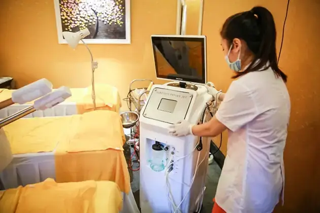 Bước 3: Xông Hơi Và Làm Mềm Da Bước 3: Xông Hơi Và Làm Mềm Da
