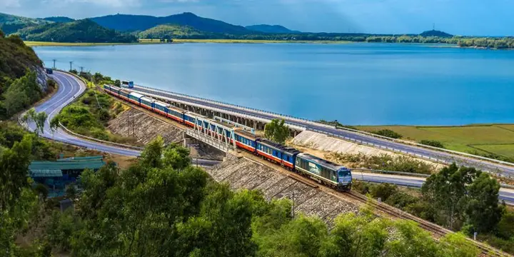 Những Chính Sách Mới Áp Dụng Cho Vé Tàu Tết 2025