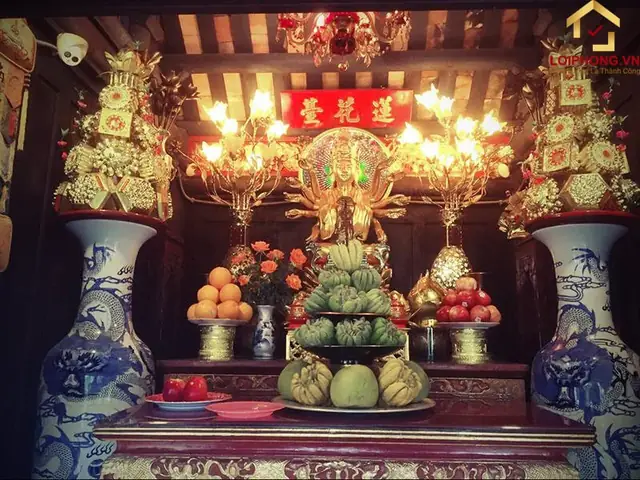 Bàn Thờ Quan Thế Âm Bồ Tát