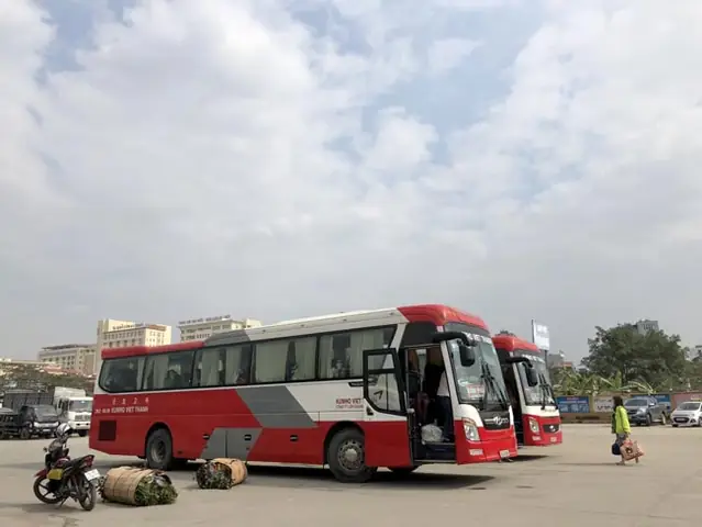 Cách 1: Sử Dụng Xe Khách