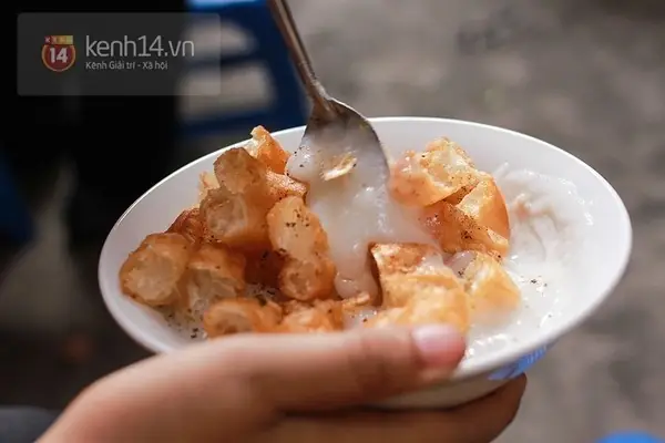 Những Tín Đồ Cháo Sườn Hà Nội Ai Cũng Quen Với Lịch, Sáng Muốn Ăn Ra Hàng Bồ, Cữ Chiều Tới Ngõ Huyện, Bách Khoa, Còn Tối Khuya Thì Đến Chợ Đồng Xuân.