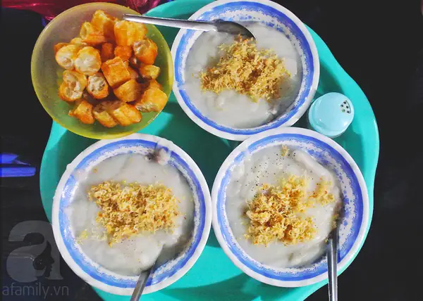 Những Tín Đồ Cháo Sườn Hà Nội Ai Cũng Quen Với Lịch, Sáng Muốn Ăn Ra Hàng Bồ, Cữ Chiều Tới Ngõ Huyện, Bách Khoa, Còn Tối Khuya Thì Đến Chợ Đồng Xuân.