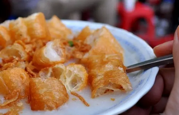 Những Tín Đồ Cháo Sườn Hà Nội Ai Cũng Quen Với Lịch, Sáng Muốn Ăn Ra Hàng Bồ, Cữ Chiều Tới Ngõ Huyện, Bách Khoa, Còn Tối Khuya Thì Đến Chợ Đồng Xuân.