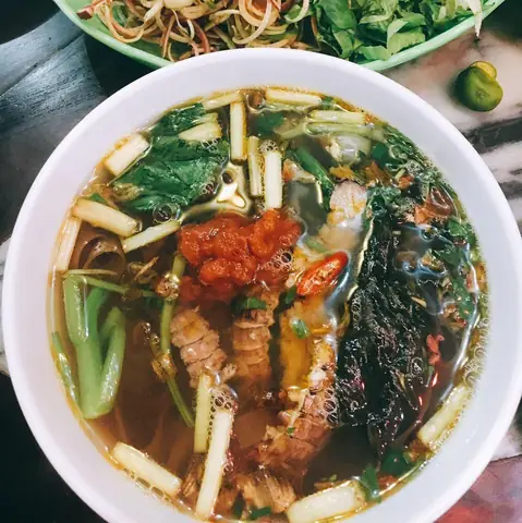 Bánh Đa Cua Nổi Tiếng Hải Phòng – 140 Trần Phú