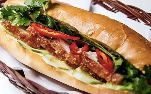 Bánh Mì Heo Quay, Thịt Nướng: Lựa Chọn Của Học Sinh Sinh Viên