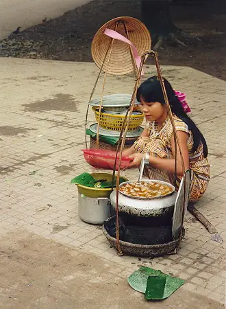 Bún Bò Xứ Huế | Trần Đức Anh Sơn's Cultural History And ...