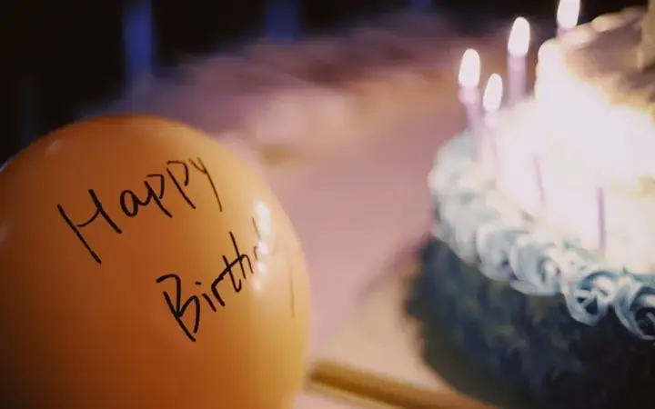 Lồng Ghép Các Kỷ Niệm Và Chi Tiết Độc Quyền