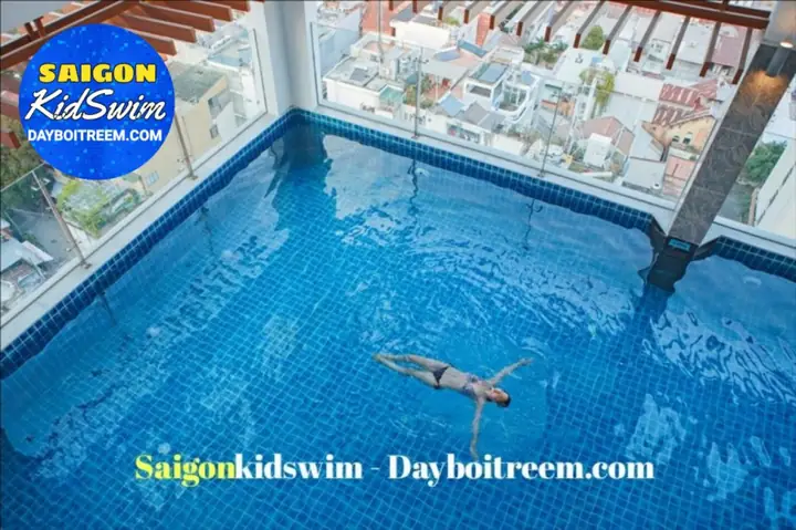 Hồ Bơi Saigon View Sạch Đẹp Vắng Vẻ Trong Nhà