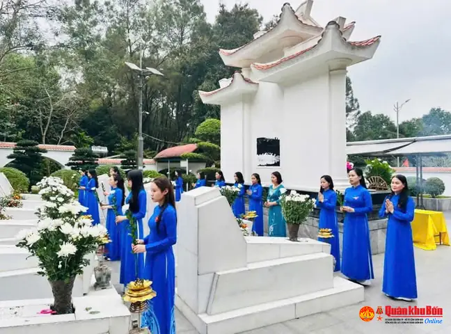 Ngã Ba Đồng Lộc – Huyền Thoại Của Hùng Thiêng Sông Núi Ngã Ba Đồng Lộc – Huyền Thoại Của Hùng Thiêng Sông Núi