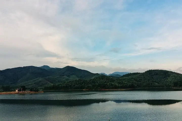 Những Lưu Ý Hữu Ích Khi Đi Du Lịch Hồ Khe Chè Quảng Ninh Những Lưu Ý Hữu Ích Khi Đi Du Lịch Hồ Khe Chè Quảng Ninh