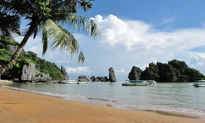 Sự Tích Về Cái Tên “hòn Phụ Tử Hà Tiên”