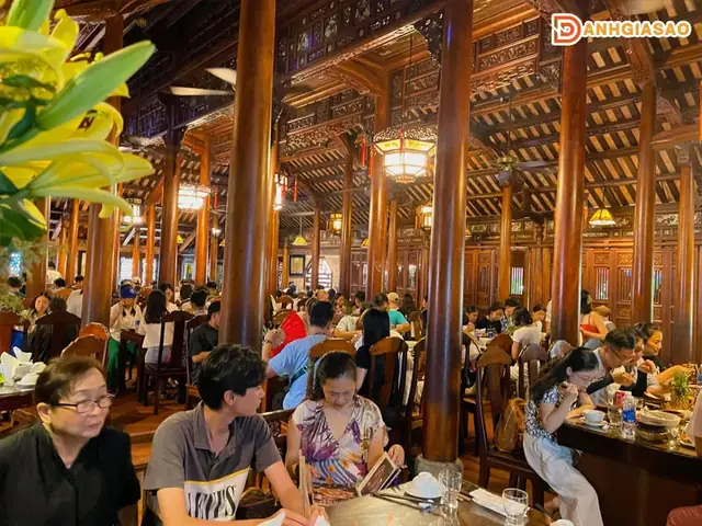 Đánh Giá Thực Tế Từ Khách Hàng Và Tính E-e-a-t
