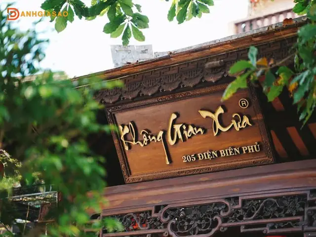 Phân Tích Chi Tiết Không Gian Xưa Huế Menu