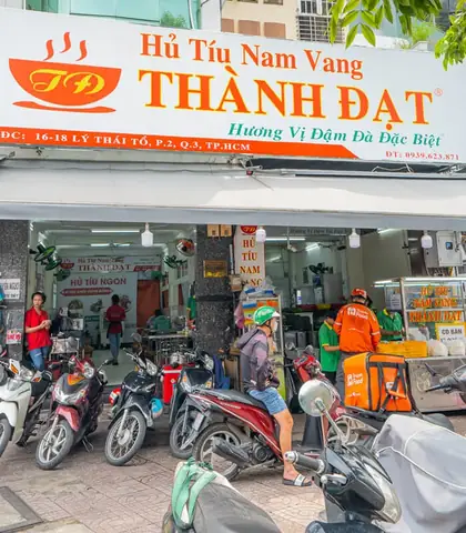 Hủ Tiếu Nam Vang Đạt Thành, 607 Cách Mạng Tháng 8, Quận 10: Trải Nghiệm Ẩm Thực Đậm Đà Nét Sài Gòn