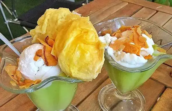 Gợi Ý Các Quán Kem Bơ Sầu Riêng Được Du Khách Yêu Thích