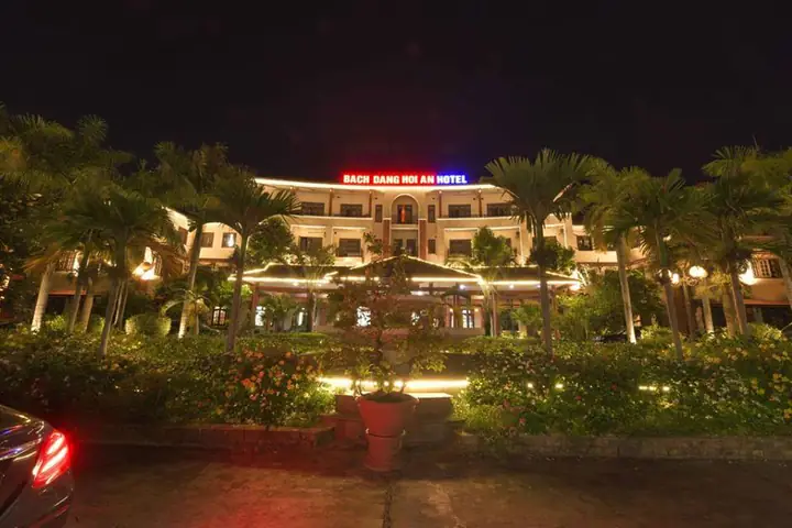 Khách Sạn Bạch Đằng