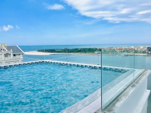 Điểm Nhấn Vượt Trội: Hồ Bơi Vô Cực & Bar Sân Thượng Điểm Nhấn Vượt Trội: Hồ Bơi Vô Cực & Bar Sân Thượng