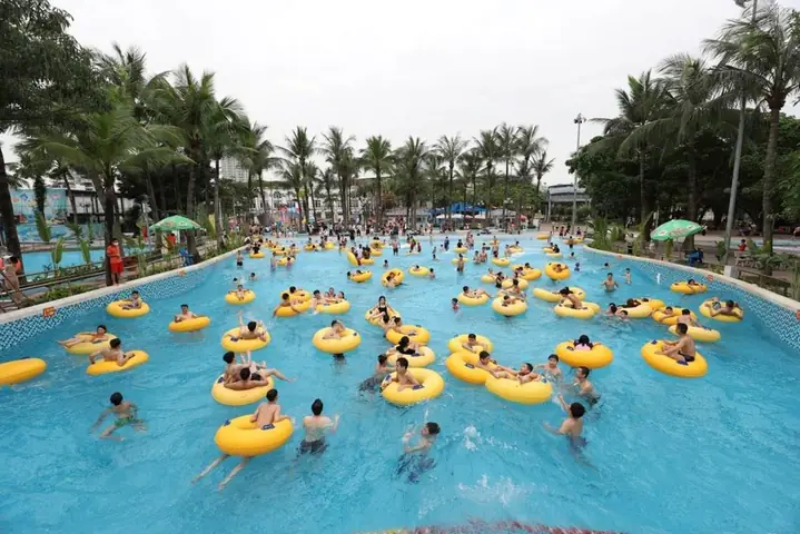 Bể Thủy Cung Bể Thủy Cung