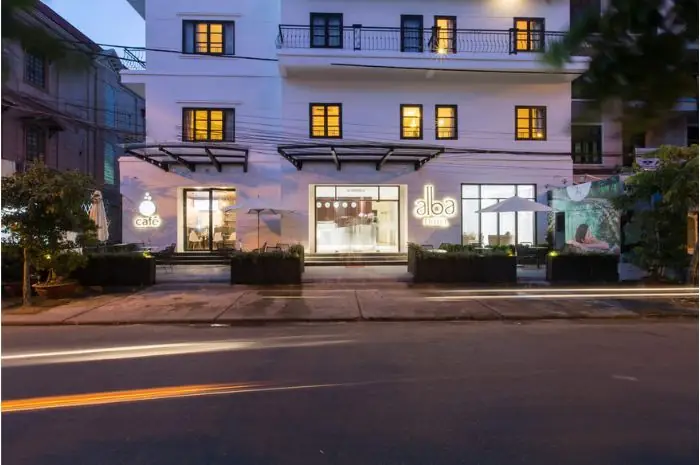 18. Alba Hotel