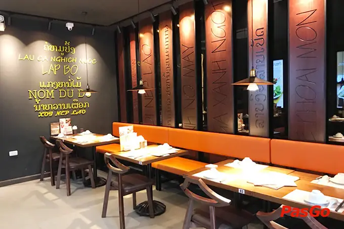 Khao Lao Nhà Chung Không Chỉ Ấn Tượng Bởi Món Ăn, Bởi Hương Sắc, Phong Vị Mà Còn Bởi Không Gian Văn Hóa Đặc Trưng