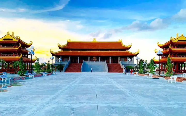 Du Lịch Thiền Viện Trúc Lâm Hậu Giang