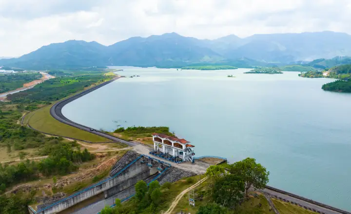 Hồ Suối Dầu – Nét Đẹp Huyền Bí Của Hòn Bà