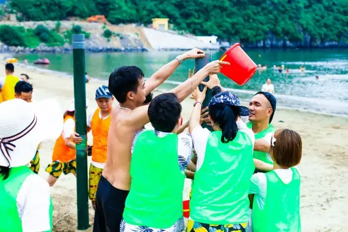 1 Trò Chơi "tát Cạn Biển Đông" 1 Trò Chơi "tát Cạn Biển Đông"