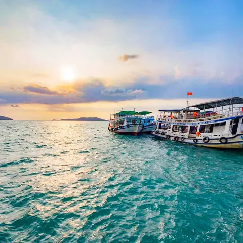 Chuyển Tham Quan Đảo Bằng Tàu Chuyển Tham Quan Đảo Bằng Tàu