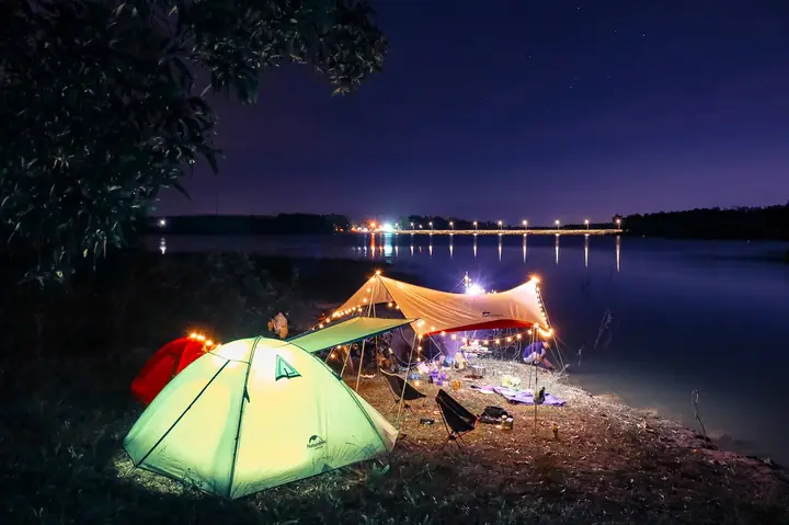 Cắm Trại Qua Đêm Trên Bờ Biển Cắm Trại Qua Đêm Trên Bờ Biển