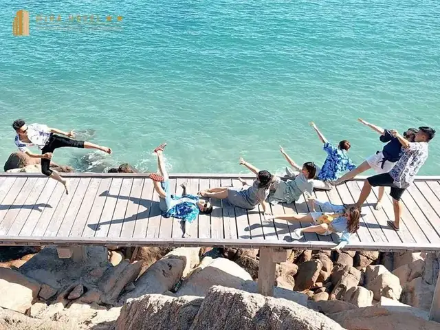 Mùa Khô (tháng 3 Đến Tháng 8): Thời Điểm Vàng Cho Biển Đảo